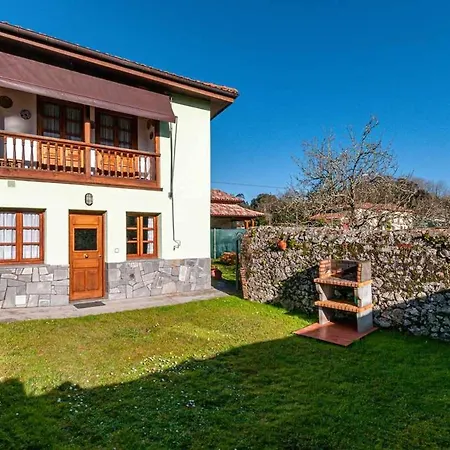 Casa Enrique En El Oriente De Asturias Σαλέ *